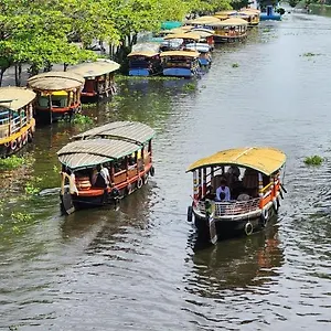 https://marari-johns-homestay.hotels-alappuzha.com