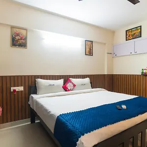 https://apt-mayflower-airport-launge.hotels-alappuzha.com